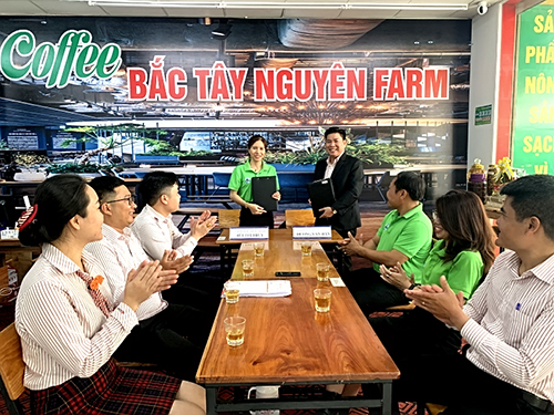 Hợp tác xã Bắc Tây Nguyên Farm và Chi nhánh ngân hàng HDBank Kon Tum ký kết thỏa thuận hợp tác toàn diện