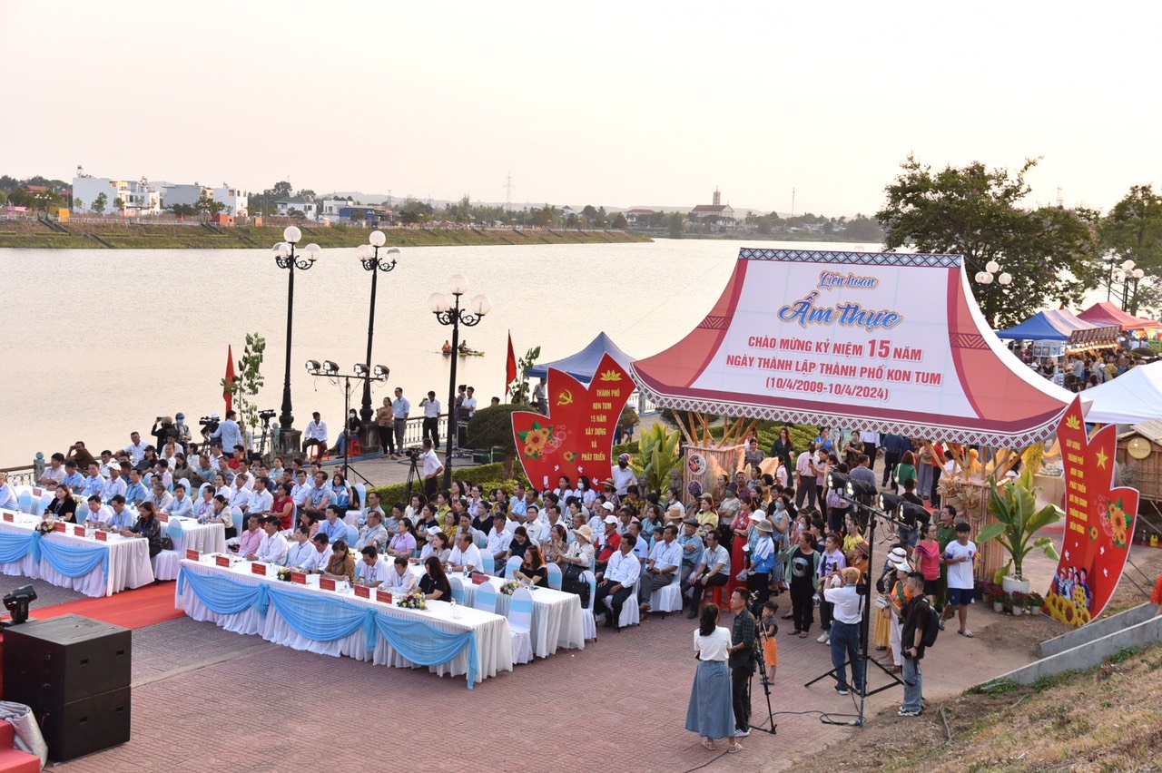 Thành phố Kon Tum tổ chức Khai mạc Liên hoan ẩm thực