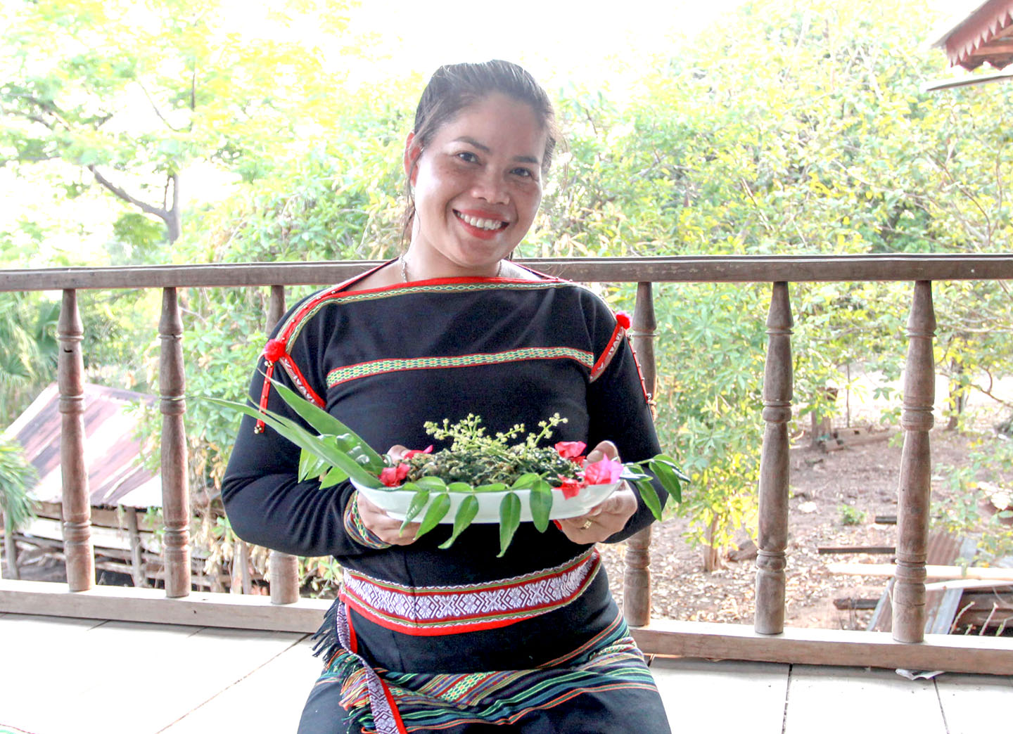 Món gỏi lá mì truyền thống của người Gia Rai